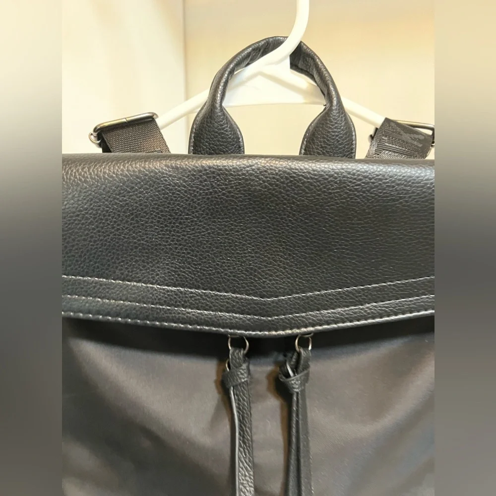 Botkier Trigger Backpack - Picture 3 of 6